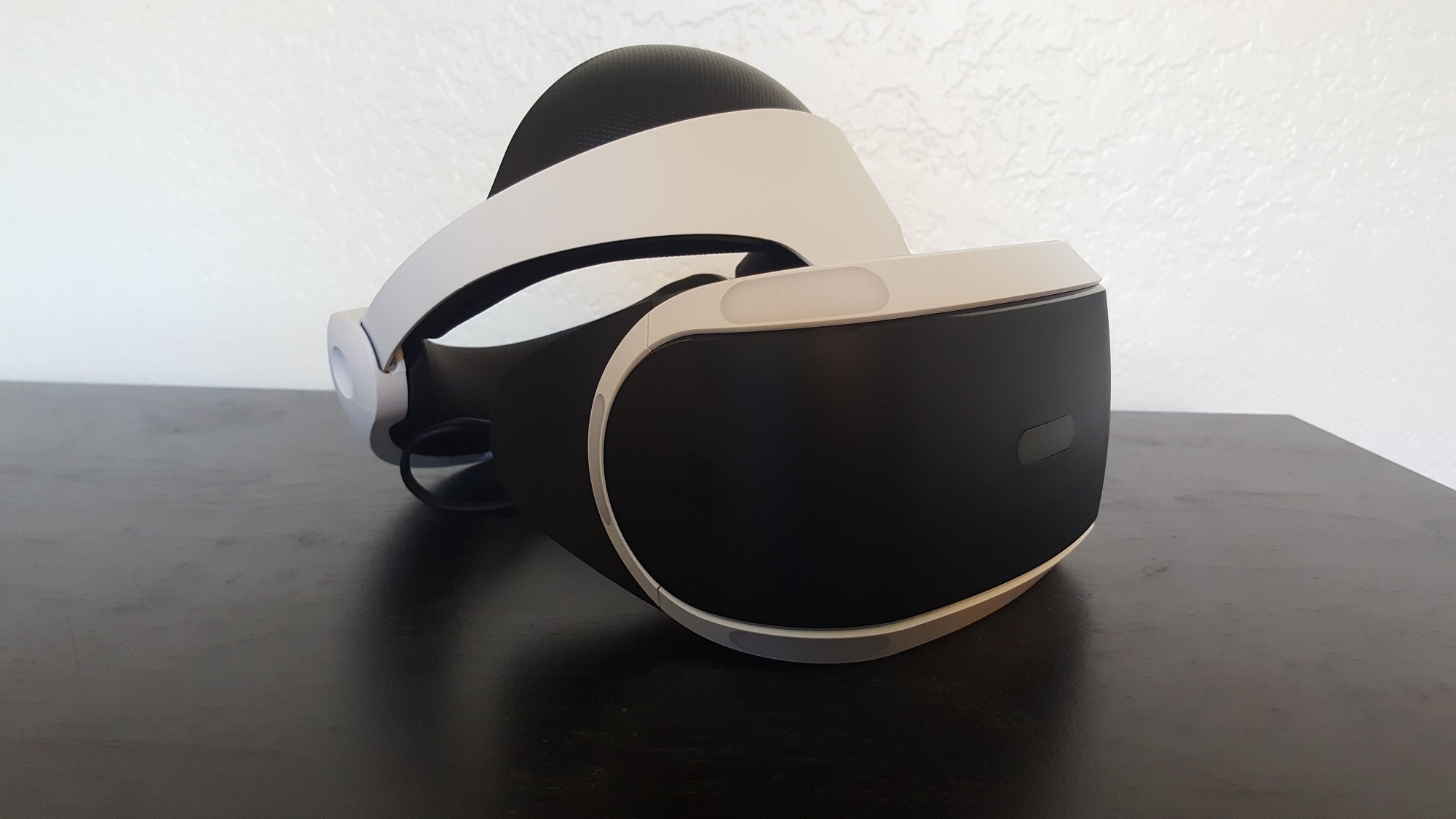 ps-vr-headset-front-facing-right