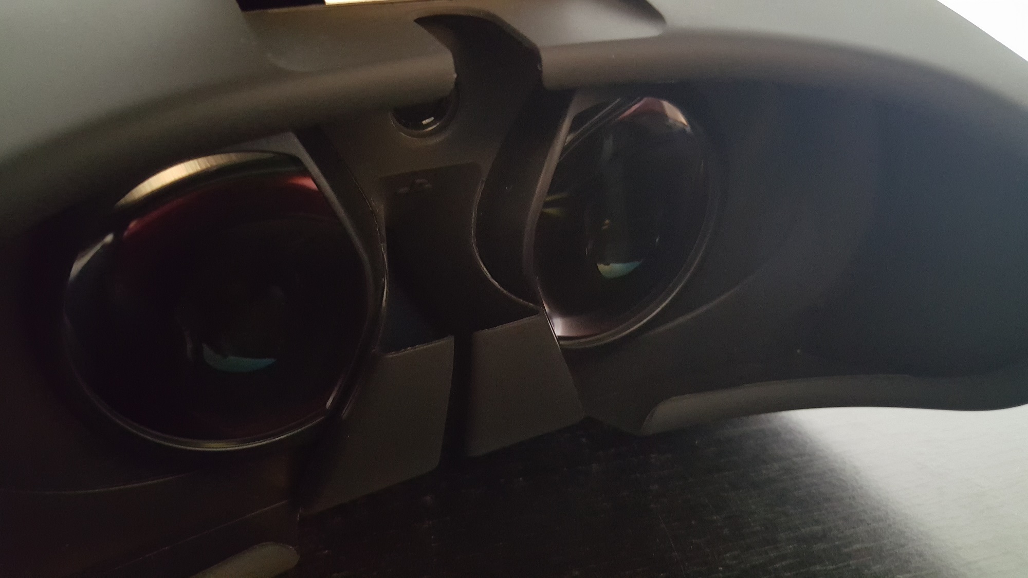 ps-vr-headset-lens-closeup