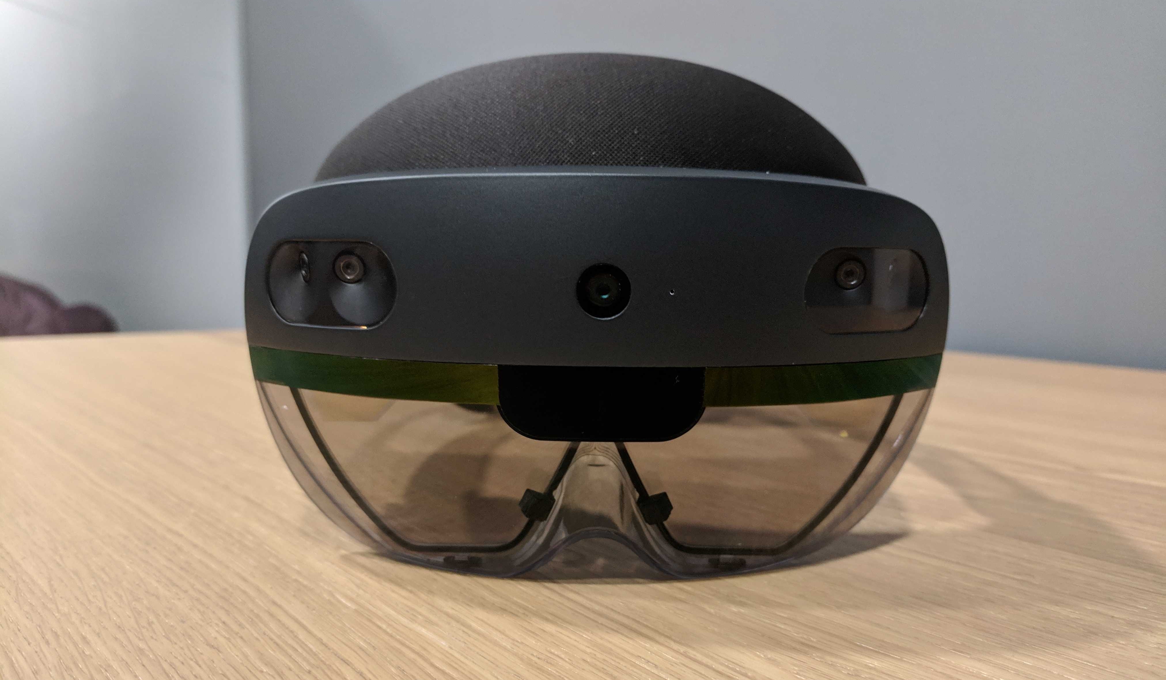 Microsfot's HoloLens 2