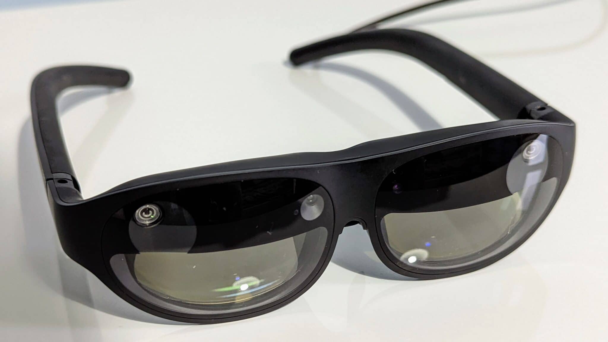 XREAL Air 2 AR Glasses Review: A TV in Your Pocket - Guiding Tech