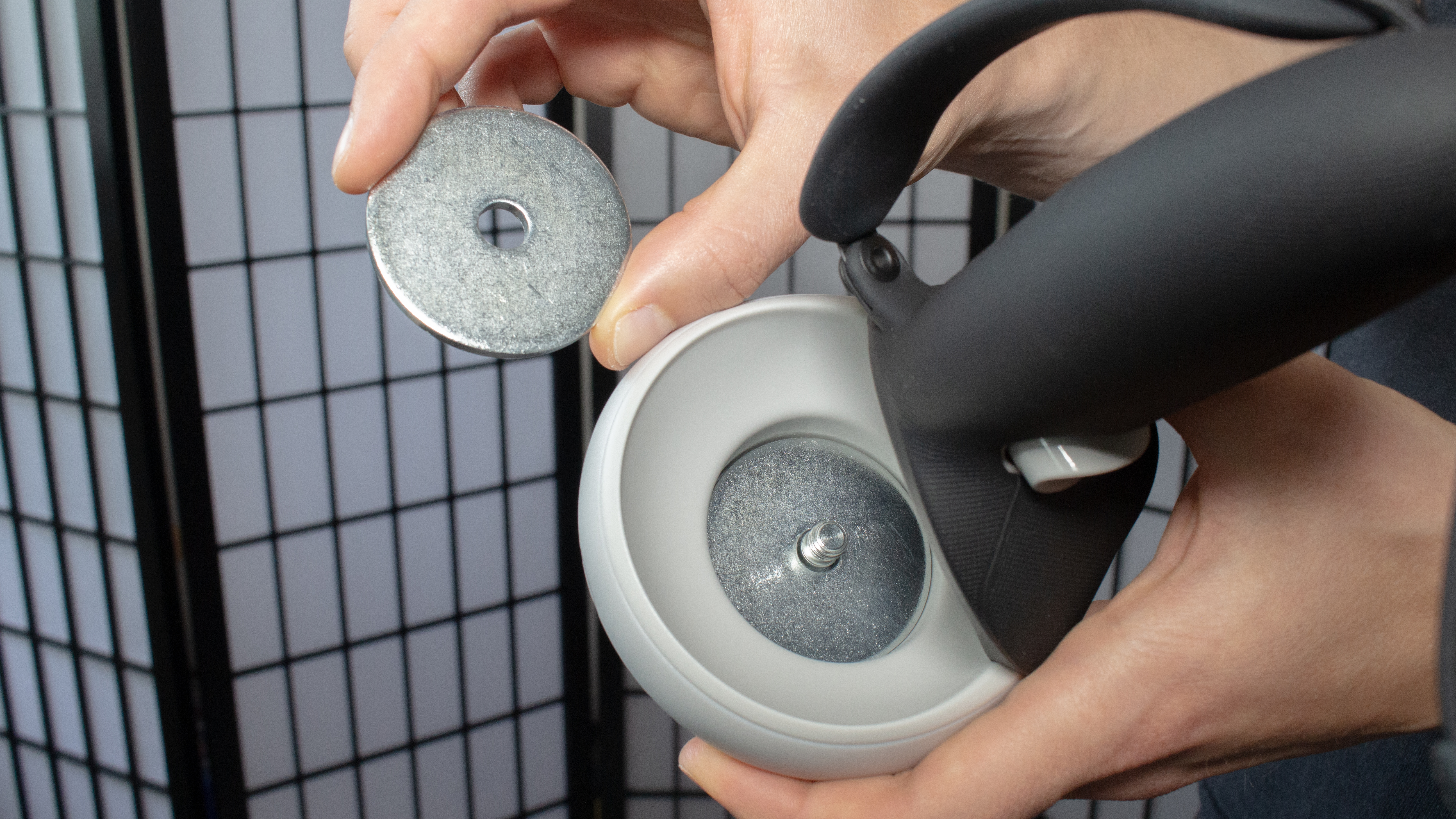 Kiwi Designs Oculus Quest 2 Dumbbell Weights