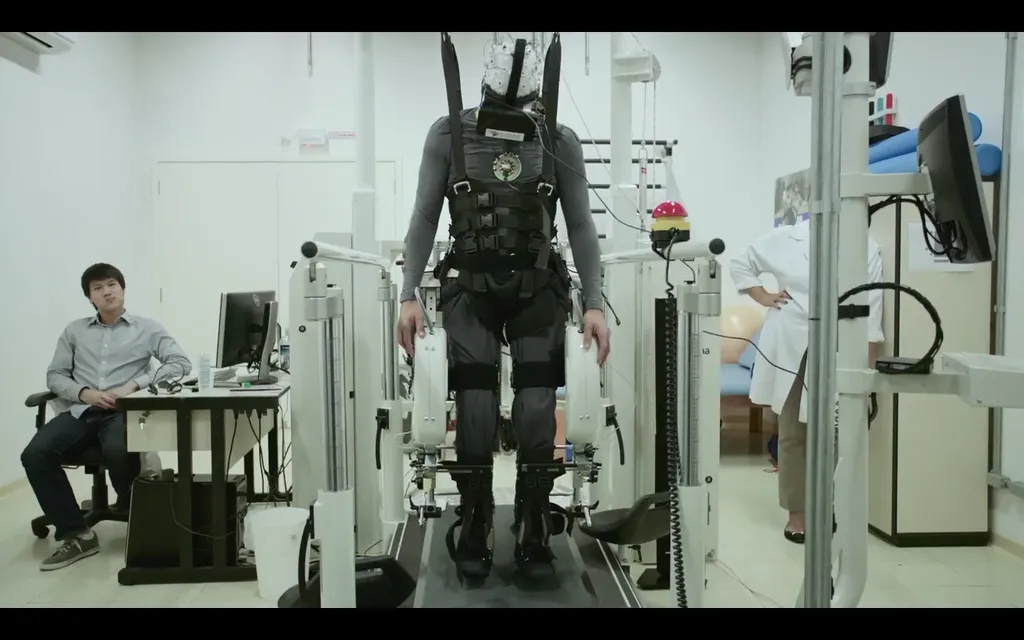 Watch The Oculus Rift Help Paraplegics To Walk Again