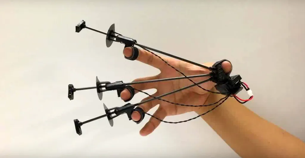 Realistically Grab Onto Virtual Items With This Haptic VR Prototype Device
