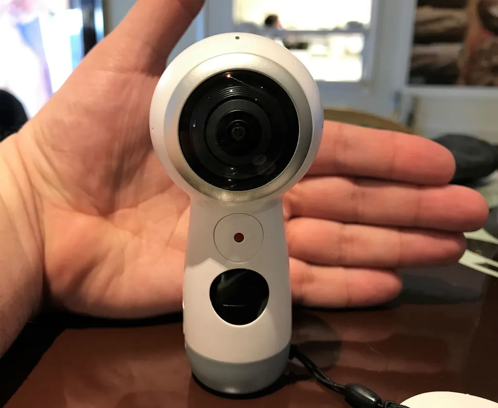 First Impressions Of The New 2017 Samsung Gear 360 Camera