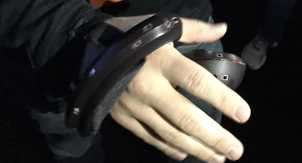 Valve Distributing Knuckles Prototypes To Devs In Limited Quantities