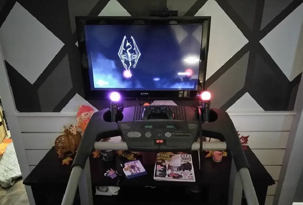 This Gamer Is Playing Skyrim VR On A Treadmill To Stay Fit