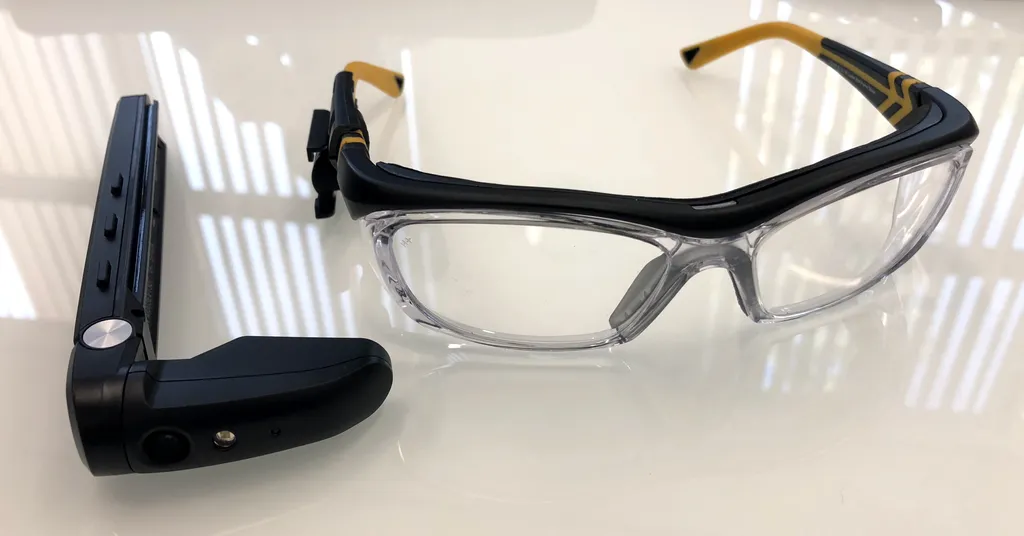 Toshiba Launches Windows-based Enterprise Smart Glasses