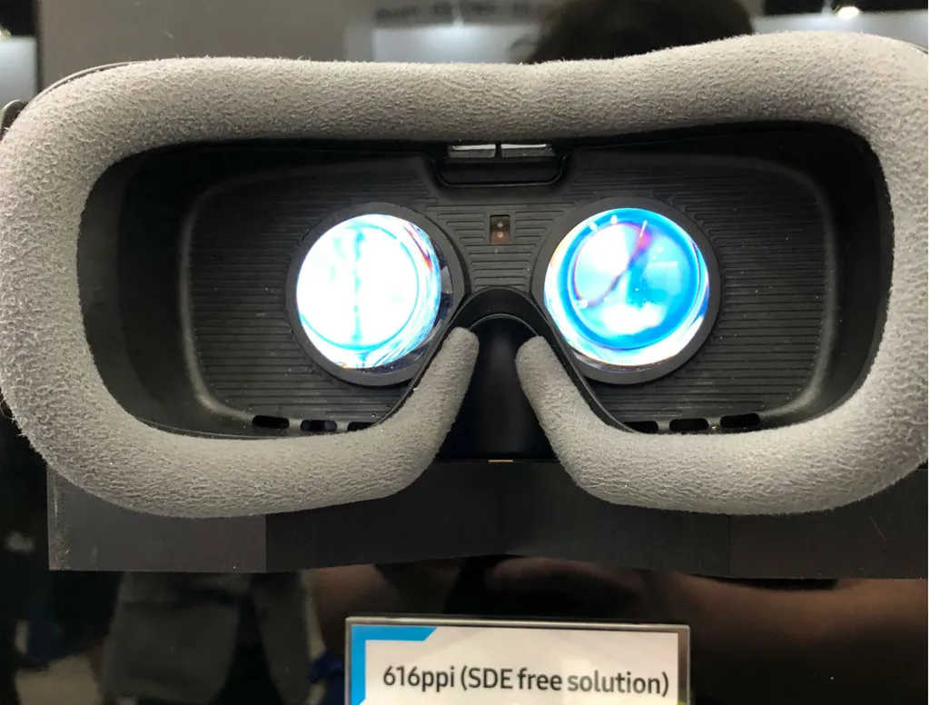 Display Week 2018: New Samsung, JDI and LG Panels For VR Compared