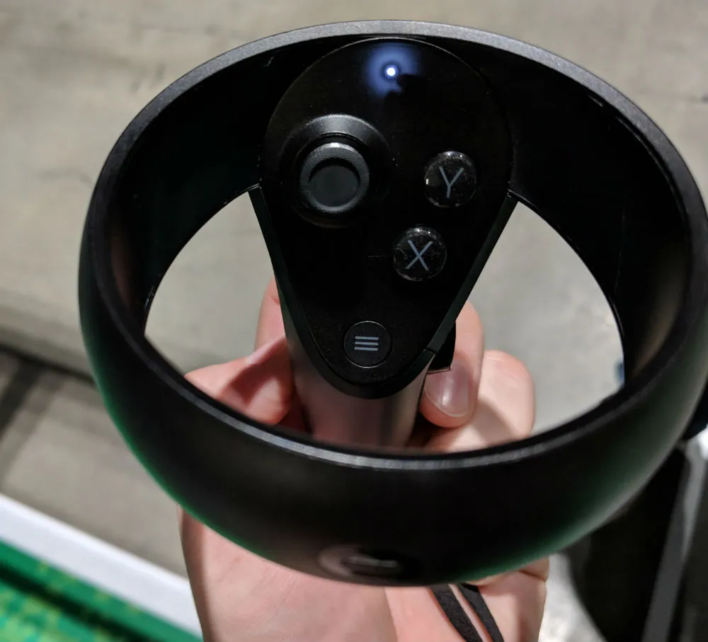 OC5: Up Close Photos Of The Oculus Quest Controllers