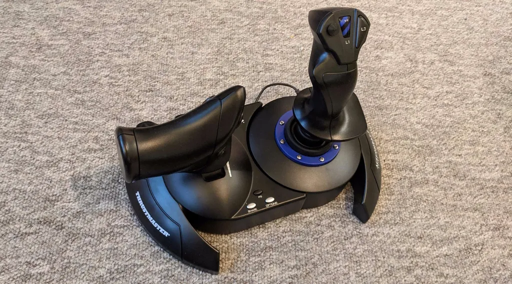 Ace Combat 7 With A Thrustmaster Flight Stick Is A PSVR Essential