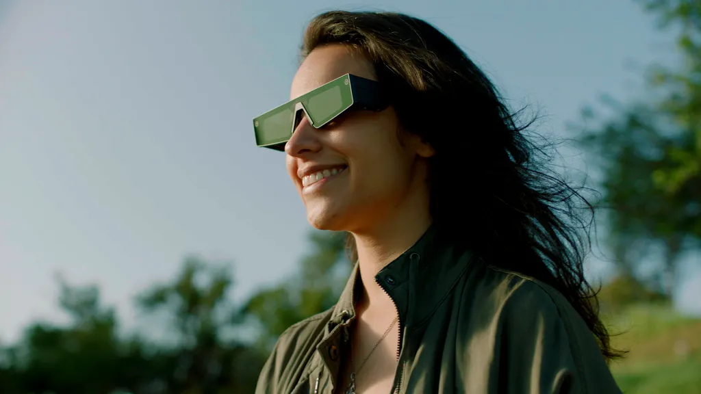 Snap Reveals Narrow-FoV AR Spectacles For Creators With 30 Minute Battery