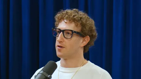 Zuckerberg: People Without Smart Glasses Will Be At "Cognitive Disadvantage"