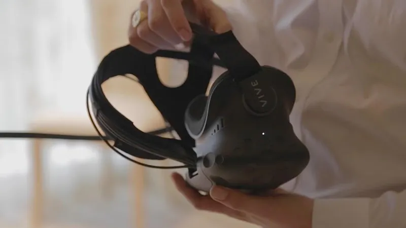 HTC Vive Pre Passthrough Mode Images Revealed at CES