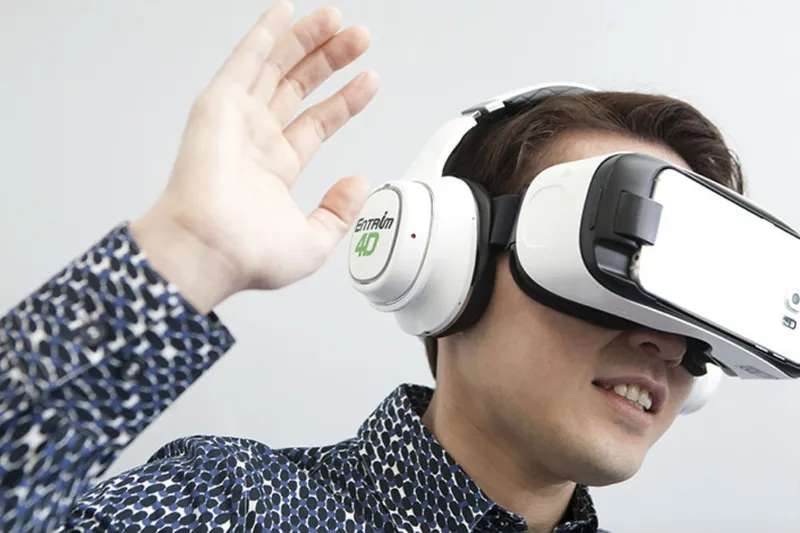 Samsung's Entrim Headphones Zap Away Simulator Sickness