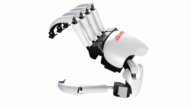 Dexmo Exoskeleton Tugs On Your Fingers To Simulate Touch In VR