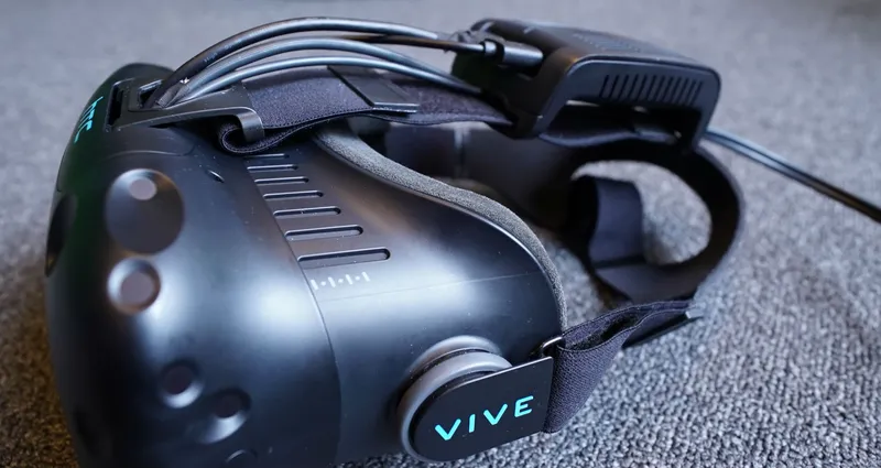 Amazon Starts Selling TPCast Wireless Vive Add-On