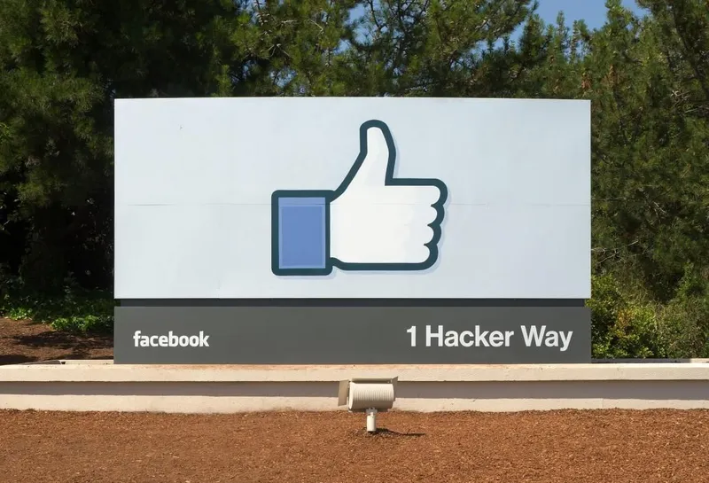 More Than 5 Percent Of Facebook's Employees Are Working On VR