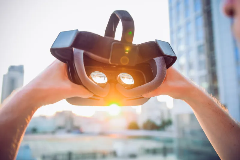 VR Intelligence Hosting Enterprise VR Webinar With Johnson & Johnson, DHL