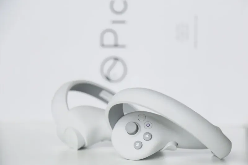 Apparent Leaked Images Show Pico 4 Controller Design