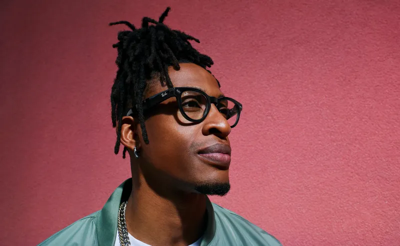 New Ray-Ban Meta Smart Glasses Have Llama 2-Based AI Voice Assistant